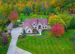 Pre-foreclosure in  Tewksbury Ln Painesville, OH 44077