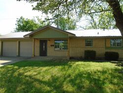 Pre-foreclosure in  Columbia Ct Norman, OK 73071