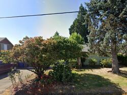 Pre-foreclosure in  Hemlock St Nw Salem, OR 97304