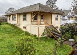 Pre-foreclosure in  N 3rd St Saint Helens, OR 97051