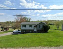  Garards Fort Rd, Waynesburg PA