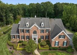 Pre-foreclosure in  Lenihan Ln East Greenwich, RI 02818