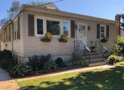  Odonnells Ln, Riverton NJ