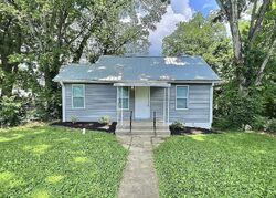 Pre-foreclosure in  Oakland St Knoxville, TN 37914