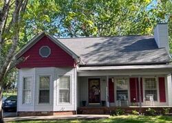 Pre-foreclosure in  Briarwood Dr Lawrenceburg, TN 38464