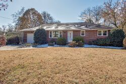 Pre-foreclosure in  Wimpole Dr Nashville, TN 37211