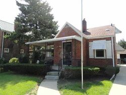 Pre-foreclosure in  104th St Toledo, OH 43611