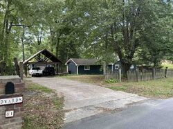 Pre-foreclosure in  Lee St Rockmart, GA 30153