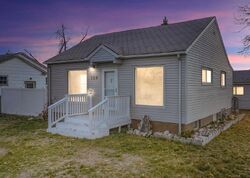 Pre-foreclosure in  11TH AVE N Buhl, ID 83316