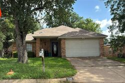 Pre-foreclosure in  El Rancho Dr Arlington, TX 76017