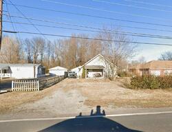 Pre-foreclosure in  Benton Rd Paducah, KY 42003