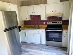 Pre-foreclosure in  Stewart Dr Glasgow, KY 42141