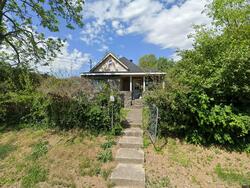 Pre-foreclosure in  Magnolia St Winchester, KY 40391