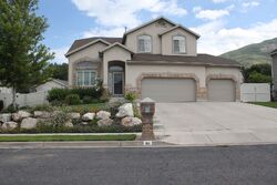 Pre-foreclosure in  W 1100 S Farmington, UT 84025