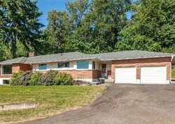Pre-foreclosure in  Kelso Dr Kelso, WA 98626