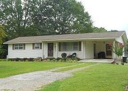 Pre-foreclosure in  Edward St Ne Hanceville, AL 35077