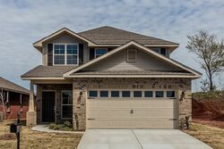 Pre-foreclosure in  Pitts Griffin Dr Madison, AL 35756