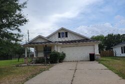 Pre-foreclosure in  SISTERDALE DR Cypress, TX 77433