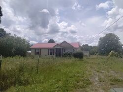 Pre-foreclosure in  Roaring Springs Rd Cadiz, KY 42211