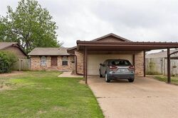 Pre-foreclosure in  Larkspur Rd Oklahoma City, OK 73160