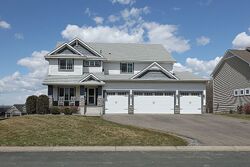 Pre-foreclosure in  Knoll Dr Shakopee, MN 55379