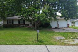 Pre-foreclosure in  Country Club Rd Lexington, MO 64067