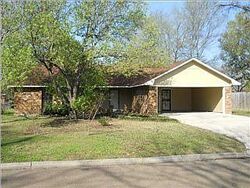 Pre-foreclosure in  E Clubview Cir Yazoo City, MS 39194