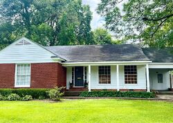 Pre-foreclosure in  Crockett Ave Greenwood, MS 38930