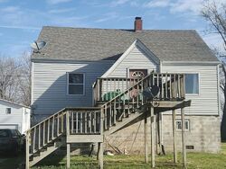 Pre-foreclosure in  Saint Charles St West Alton, MO 63386