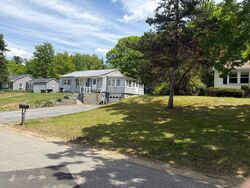 Pre-foreclosure in  Freedom Dr Franklin, NH 03235