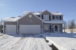 Pre-foreclosure in  White Tail Path Brewerton, NY 13029