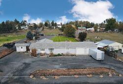 Pre-foreclosure in  Sw Colfax Ln Madras, OR 97741