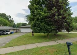 Pre-foreclosure in  Williams Lake Rd Waterford, MI 48329