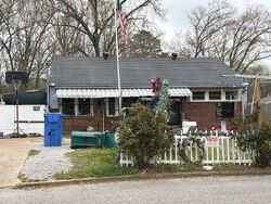 Pre-foreclosure in  Carruthers Dr Jackson, TN 38301