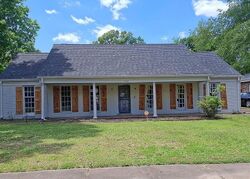 Pre-foreclosure in  Dothan St Memphis, TN 38118