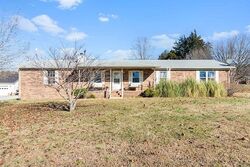 Pre-foreclosure in  New Columbia Hwy Lewisburg, TN 37091