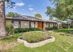Pre-foreclosure in  Briarwood Blvd Arlington, TX 76013