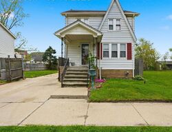 Pre-foreclosure in  Bondie St Wyandotte, MI 48192