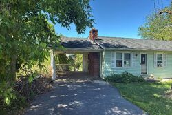  Tuscawilla Dr, Charles Town WV