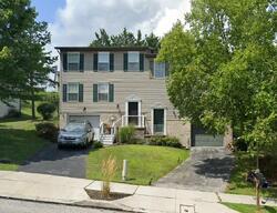 Pre-foreclosure in  Breezewood Dr Hanover, PA 17331