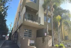 Pre-foreclosure in  Sunset Pl  Los Angeles, CA 90005