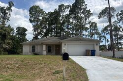 Pre-foreclosure in  E 3rd St Lehigh Acres, FL 33936