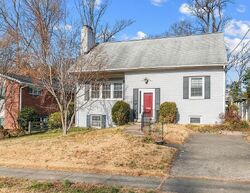 Pre-foreclosure in  Huntington Pkwy Bethesda, MD 20814
