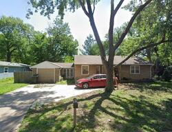 Pre-foreclosure in  Sw Mission Ave Topeka, KS 66604