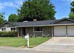 Pre-foreclosure in  Sacramento Dr Redding, CA 96001