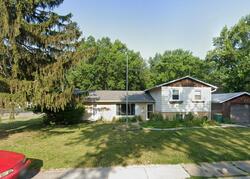 Pre-foreclosure in  Dawn Dr Springfield, IL 62702