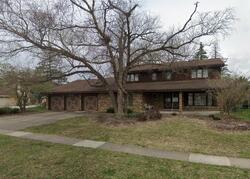 Pre-foreclosure in  Bentwood Ln Willowbrook, IL 60527
