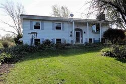 Pre-foreclosure in  Forest Preserve Rd Rockton, IL 61072