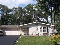  Shorehill Dr, Mchenry IL