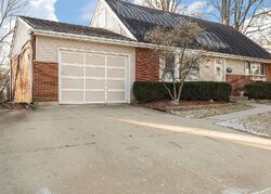 Pre-foreclosure in  Bernard Dr Buffalo Grove, IL 60089